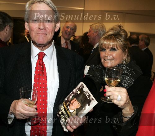 Amsterdam 24 februari 2005
Presentatie boek Thomas Lepeltak bij Sotheby\'s
Hr J Olde Kalter met vrouw