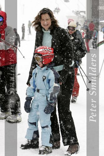 Lech 13 februari 2005
Paulien Huizinga met Michiel Mol en Paul en Myrthe in Lech
Wintersport met heel veel sneeuw