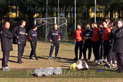 Eindhoven, 20 februari 2004
Hoofdopleidingen jeugd PSV, Pim Verbeek
geheel links op de foto Willy v d Kuylen