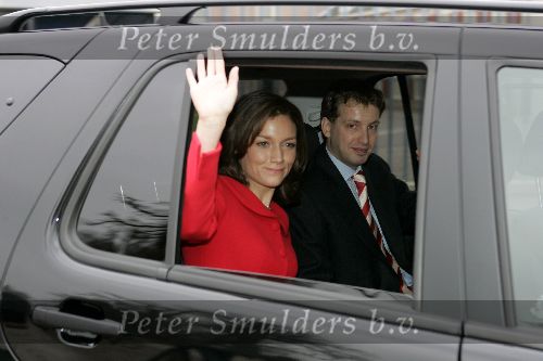 Apeldoorn 25 februari 2005
Prins Floris en zijn vriendin Aimee Sohngen verloofd