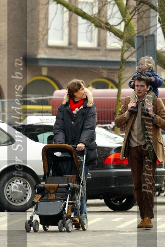 Amsterdam1 maart 2003
Prins Maurits en Marilene wandelen met Anna en Lucas