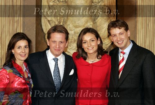 Apeldoorn 25 februari 2005
Verloving Prins Floris met Aimee Sohngen en Prins Pieter Christiaan en Anita v Eijk.