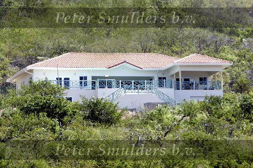 Curacao 17 februari 2005
In dit huis zouden Prins Willem Alexander en Maxima geinteresseerd zijn. Het ligt op Coral Estate