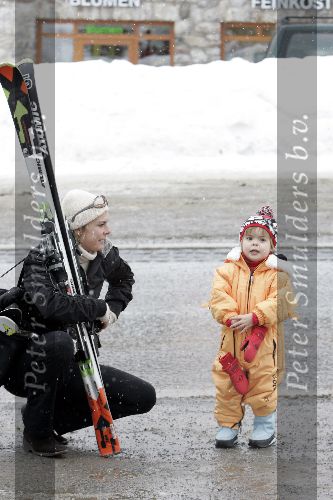 Lech 11 februari 2005
Prinses Laurentien met Eloise op wintersport.