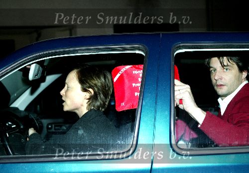 St Georges 28 februari 2003
Prinses Margarita met haar hond op weg naar het politieburo Edwin de Roy van Zuydewijn