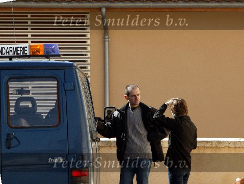 St Georges 28 februari 2003
Prinses Margarita met haar hond op weg naar het politieburo