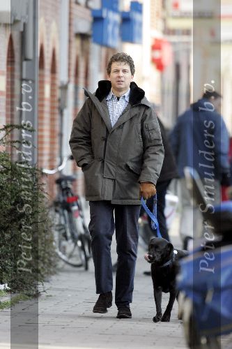Amsterdam 5 februari 2005
Robert ten Brink wandelen met hond