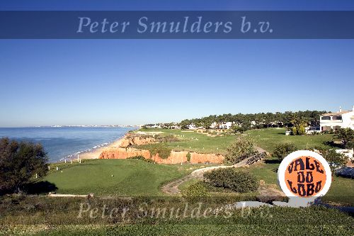 Portugal 2005
Golfbaan van Golf Resort Vale do lobo
De beroemde hole 16 van de Royal Course
1250 villa\'s op dit resort wat eigendom is van de Nederlander Sander v Gelder
