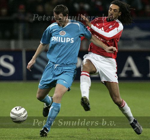 Utrecht, 8 Februari 2006 Kompetitiewedstrijd FC Utrecht-PSV, eindstand 1-2 door 2 doelpunten van Jefferson Farfan
Seizoen 2005/2006 
Andre Ooijer in duel met Robin Nelisse
