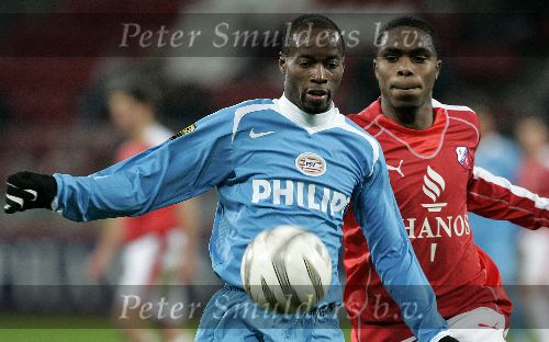 Utrecht, 8 Februari 2006 Kompetitiewedstrijd FC Utrecht-PSV, eindstand 1-2 door 2 doelpunten van Jefferson Farfan
Seizoen 2005/2006 
DeMarcus Beasley in duel met Edson Braafheid