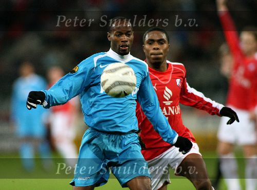 Utrecht, 8 Februari 2006 Kompetitiewedstrijd FC Utrecht-PSV, eindstand 1-2 door 2 doelpunten van Jefferson Farfan
Seizoen 2005/2006 
DeMarcus Beasley in duel met Edson Braafheid
