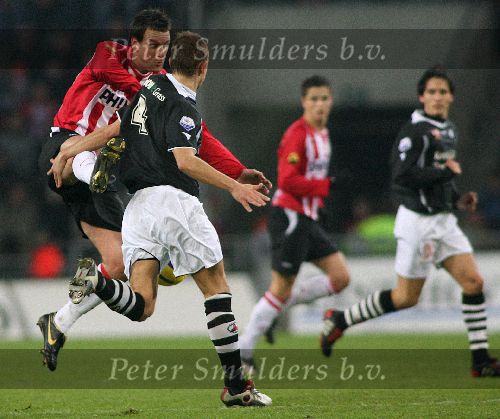 Eindhoven,11 Februari 2006 Kompetitiewedstrijd PSV-Heracles, eindstand 1-0 Seizoen 2005/2006
Jan Vennegoor of Hesselink