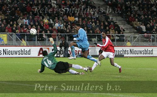 Utrecht, 8 Februari 2006 Kompetitiewedstrijd FC Utrecht-PSV, eindstand 1-2 door 2 doelpunten van Jefferson Farfan
Seizoen 2005/2006 Jefferson Faran scoort 1-2