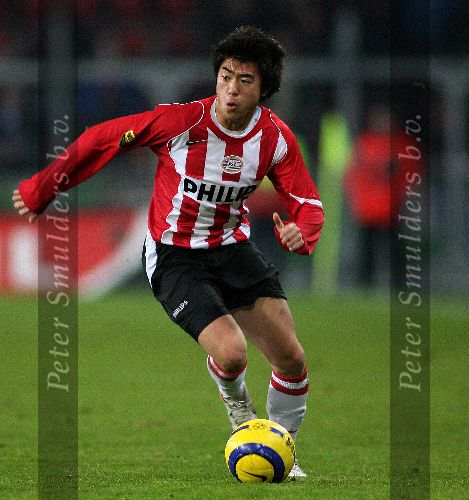 Eindhoven,11 Februari 2006 Kompetitiewedstrijd PSV-Heracles, eindstand 1-0 Seizoen 2005/2006
De nieuwe Amerikaan Lee Nguyen in zijn eerste wedstrijd voor PSV