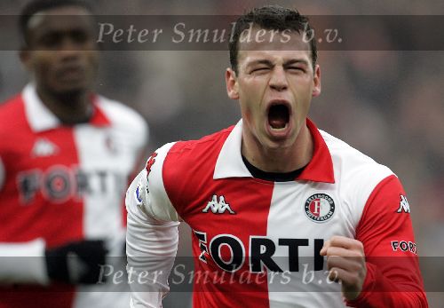 Rotterdam, 5 Februari 2006 Kompetitiewedstrijd Feyenoord-AJAX, eindstand 3-2 Seizoen 2005/2006
Nicky Hofs blij na doelpunt