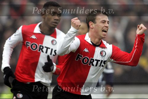 Rotterdam, 5 Februari 2006 Kompetitiewedstrijd Feyenoord-AJAX, eindstand 3-2 Seizoen 2005/2006
Nicky Hofs blij na doelpunt