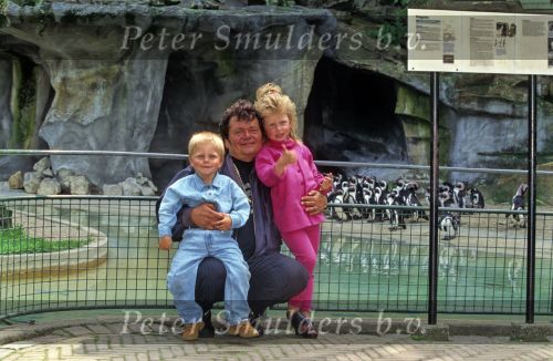 Amsterdam, 14 Mei 1997
Andre Hazes met zijn 2 jongste kinderen Roxanne Hazes en Andre Hazes Jr. op bezoek bij Artis