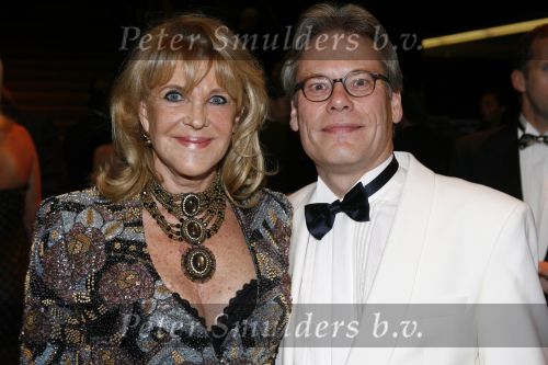 Amsterdam 7 december 2006
Miljonairfair in de rai in amsterdam.Astrid Engels met vriend
