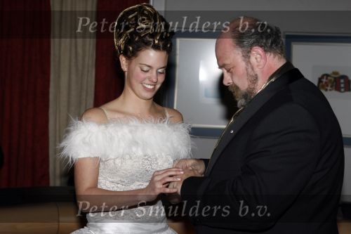 Loenen aan de Vecht 27 december 2006
Bert Simhoffer trouwen met Yvette v Damme in het stadhuis van Loenen. Yvette is 27 jaar jonger