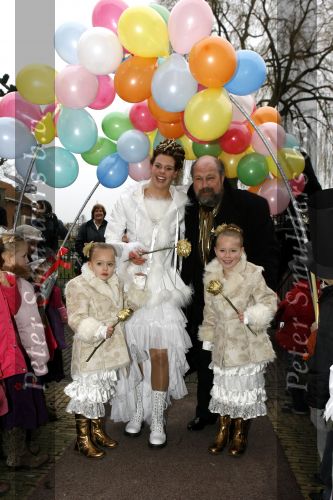 Loenen aan de Vecht 27 december 2006
Bert Simhoffer trouwen met Yvette v Damme in het stadhuis van Loenen. Yvette is 27 jaar jonger