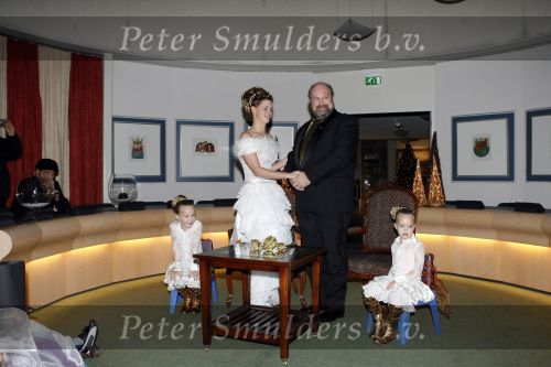 Loenen aan de Vecht 27 december 2006
Bert Simhoffer trouwen met Yvette v Damme in het stadhuis van Loenen. Yvette is 27 jaar jonger