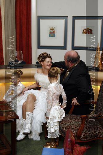 Loenen aan de Vecht 27 december 2006
Bert Simhoffer trouwen met Yvette v Damme in het stadhuis van Loenen. Yvette is 27 jaar jonger