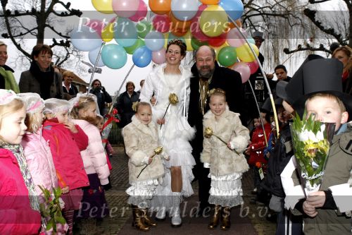 Loenen aan de Vecht 27 december 2006
Bert Simhoffer trouwen met Yvette v Damme in het stadhuis van Loenen. Yvette is 27 jaar jonger