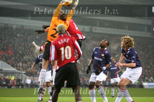 Eindhoven, 23 December 2006 Kompetitiewedstrijd PSV-Willem II , eindstand 4-0 Seizoen 2006/2007
Alex PSV probeert doelman Bjorn Sengier te verslaan