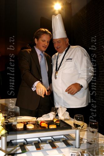 Naarden 18 december 2006
Princess kerstborrel in het arsenaal. Prins Pieter Christiaan en Cas Spijkers