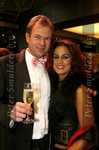 Amsterdam 7 december 2006
Miljonairfair in de rai in amsterdam.Chimene v Oosterhout met vriend