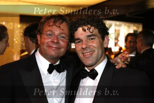 Amsterdam 7 december 2006
Miljonairfair in de rai in amsterdam. Chris Luken met een vriend