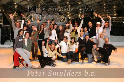Baarn, 10 Januari 2007 Perspresentaie Dancing On Ice RTL 2007
vlnr: kelly van der veer, jan posthuma, stella gommans, mary lou legrand, marielle sebastiaanse, winston gerschtanowitz, quinty trustfull, joris putman, regilio tuur, john jones, suze mens, sander jansons en de belg dieter troubleyn met hun partners
