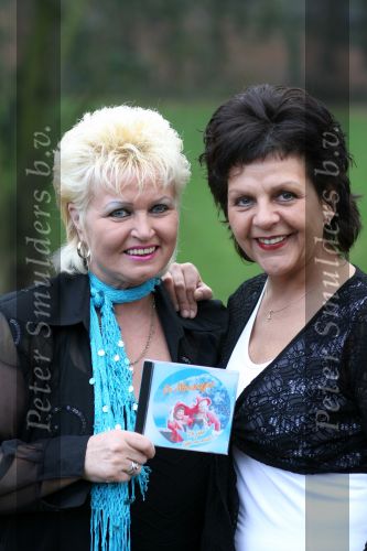 Heerlen, 30 Januari 2007
De Alpenzusjes met blonde Carla Langendijk en donkere Anny Cox