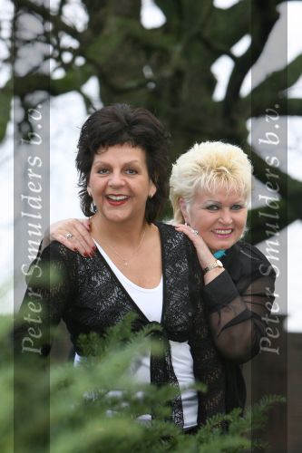 Heerlen, 30 Januari 2007
De Alpenzusjes met blonde Carla Langendijk en donkere Anny Cox