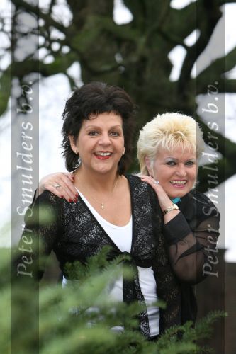 Heerlen, 30 Januari 2007
De Alpenzusjes met blonde Carla Langendijk en donkere Anny Cox