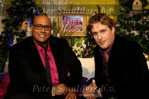 Hilversum 18 december 2006
Singing with the stars bij life & cooking. Inge Ipenburg Mark Dakriet Carl Noten Edwin Smulders Glennis Grace Esther Hart Cilly Dartell Jamai Carlo Boszhard en Irene Moors