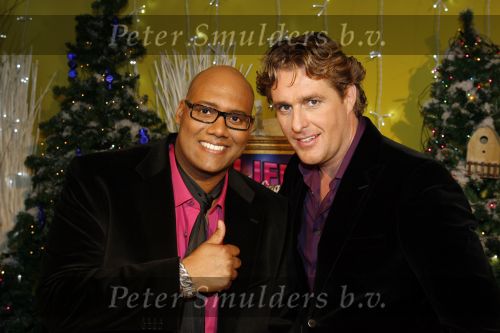 Hilversum 18 december 2006
Singing with the stars bij life & cooking. Inge Ipenburg Mark Dakriet Carl Noten Edwin Smulders Glennis Grace Esther Hart Cilly Dartell Jamai Carlo Boszhard en Irene Moors