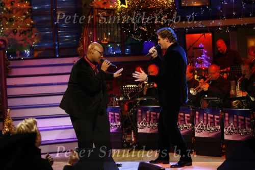Hilversum 18 december 2006
Singing with the stars bij life & cooking. Edwin Smulders Carlo Boszhard en Mark Dakriet en Irene Moors