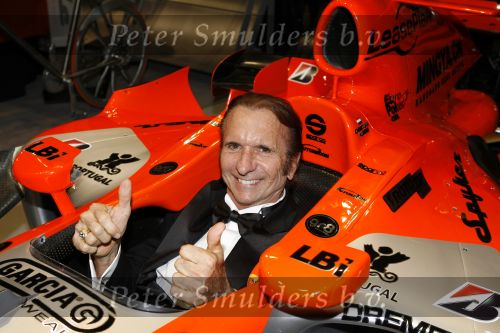 Amsterdam 7 december 2006
Miljonairfair in de rai in amsterdam. Michiel Mol  en Emerson Fitipaldi