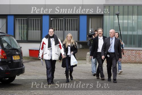 Rotterdam 4 december 2006
Frans en Mariska Bauer verlaten het Ikazia ziekenhuis na operatie aan stembanden.