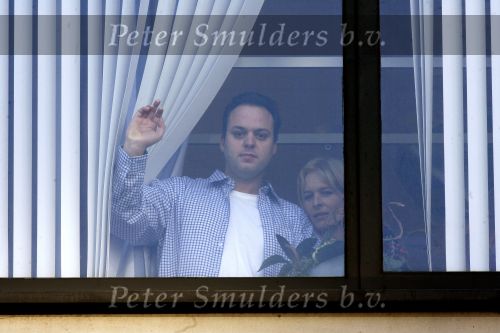 Rotterdam 4 december 2006
Frans Bauer na operatie in het ikezia ziekenhuis.