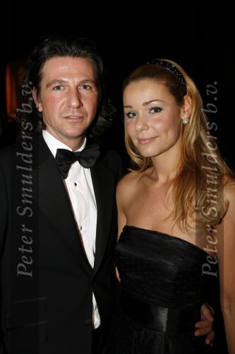 Amsterdam 7 december 2006
Miljonairfair in de rai in amsterdam. Froukje de Both met een vriend