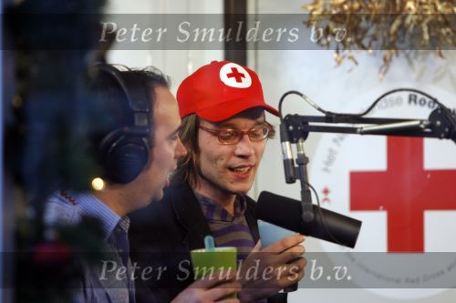 Utrecht 19 december 2006
Ellemieke Vermolen op bezoek bij Giel Beelen Sander Lantinga en Gerard Ekdom voor 3fm serious request tbv het rode kruis.