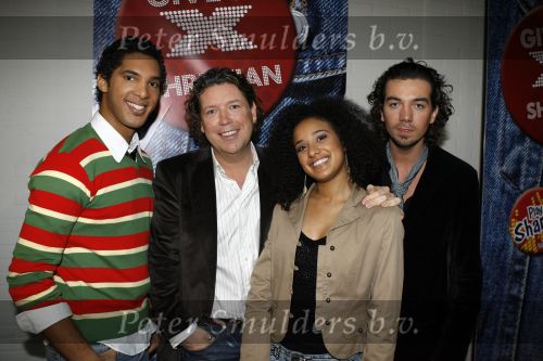 Hilversum 27 december 2006
Wendy van Dijk bij de presentatie van de finalisten  van The X factor. Henkjan Smits met Sharon Christian en Richy