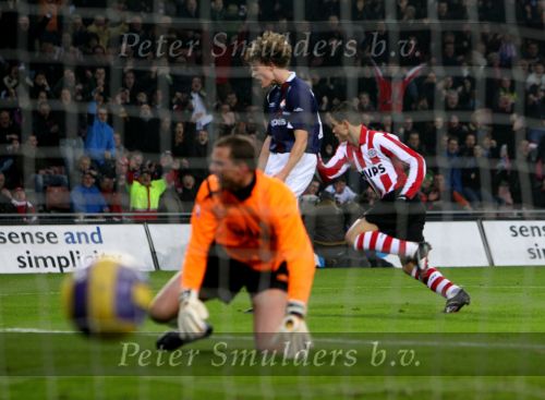 Eindhoven, 23 December 2006 Kompetitiewedstrijd PSV-Willem II , eindstand 4-0 Seizoen 2006/2007
Ibrahim Afellay scoort reeds in de 4e minuut op aangeven van Kluivert 1-0