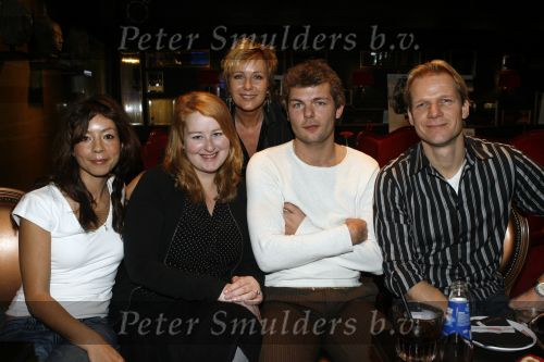 Hilversum 13 december 2006
Presentatie Wie is de Mol in club Musk. Menno Bentveld Nadja Hupscher   Eva v d Gucht Inge Ipenburg  en Sander lantinga