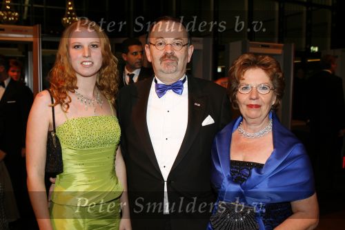 Amsterdam 7 december 2006
Miljonairfair in de rai in amsterdam. Karel Bikkers met vrouw en dochter