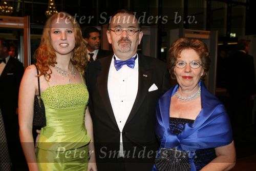 Amsterdam 7 december 2006
Miljonairfair in de rai in amsterdam. Karel Bikkers met vrouw en dochter
