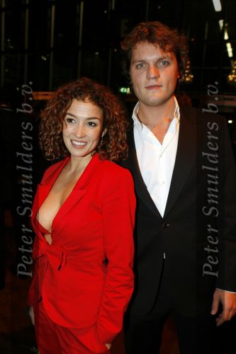 Amsterdam 7 december 2006
Miljonairfair in de rai in amsterdam.Katja Schuurman sexy met een vriend