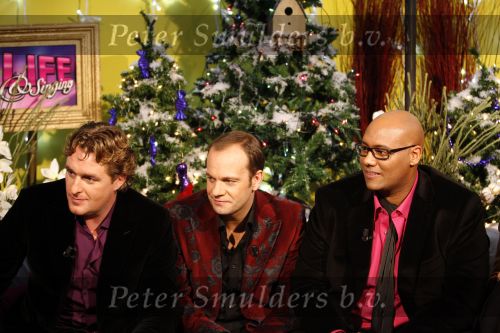 Hilversum 18 december 2006
Singing with the stars bij life & cooking. Edwin Smulders Carlo Boszhard en Mark Dakriet